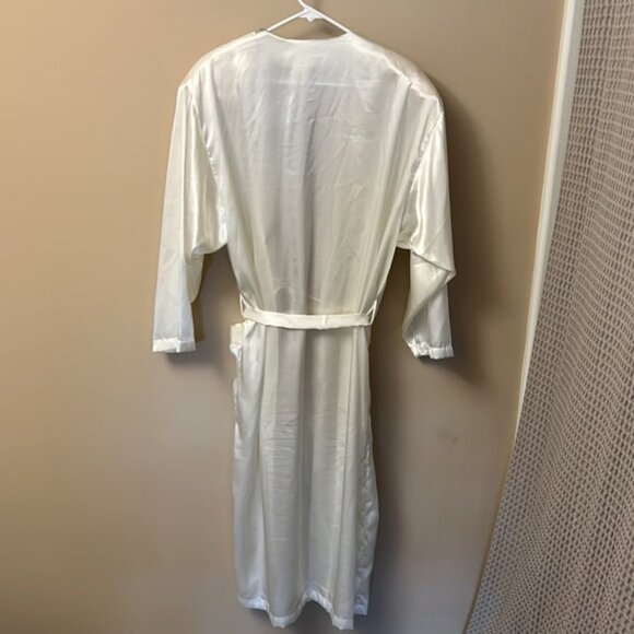 Victoria’s Secret vintage white full length satin robe M bridal lounge lace - Picture 8 of 9